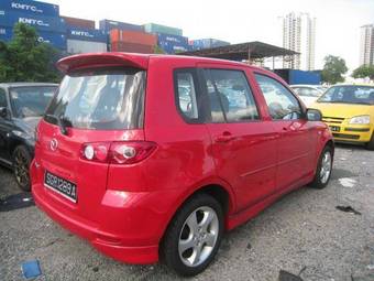 2004 Mazda Demio Photos