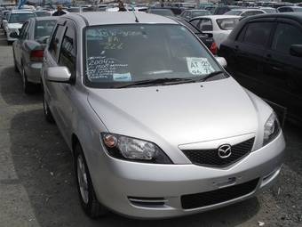 2004 Mazda Demio Pictures