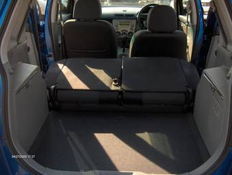 2004 Mazda Demio Photos