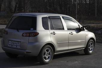 2004 Mazda Demio Photos