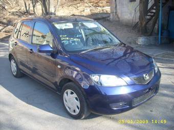 2004 Mazda Demio Pictures