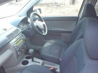 2004 Mazda Demio Images