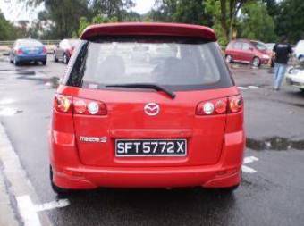 2004 Mazda Demio Pictures