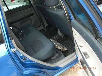 2004 Mazda Demio Pictures