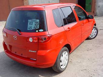 2004 Mazda Demio Pics