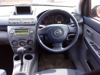 2004 Mazda Demio Pictures