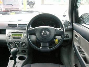 2004 Mazda Demio Photos