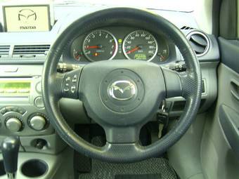 2004 Mazda Demio Photos