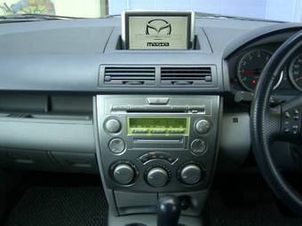 2004 Mazda Demio Pictures