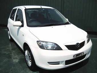 2004 Mazda Demio Images