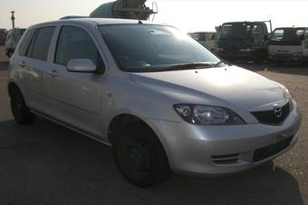 2004 Mazda Demio Pictures