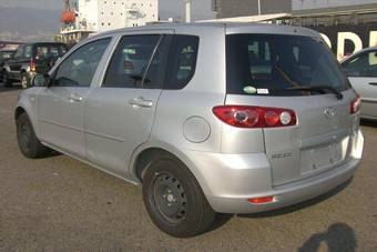 2004 Mazda Demio Pics