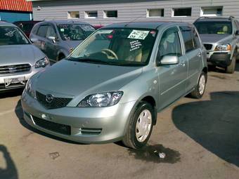 2004 Mazda Demio Photos