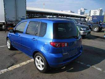2004 Mazda Demio Pictures