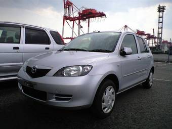 2004 Mazda Demio Pics