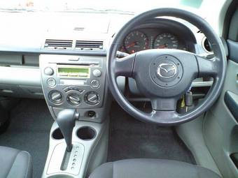 2004 Mazda Demio Photos