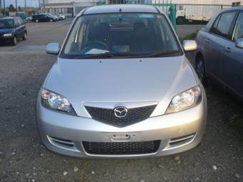 2004 Mazda Demio Pictures