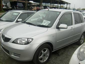 2004 Mazda Demio Pictures