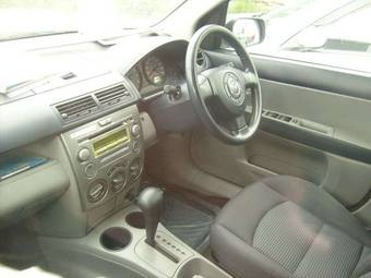 2004 Mazda Demio Photos