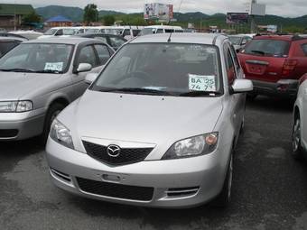 2004 Mazda Demio Pics