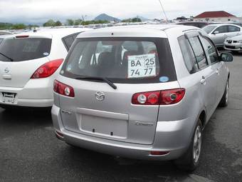 2004 Mazda Demio Pictures