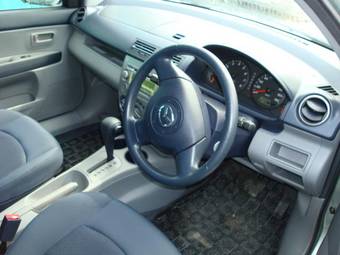 2004 Mazda Demio Pics