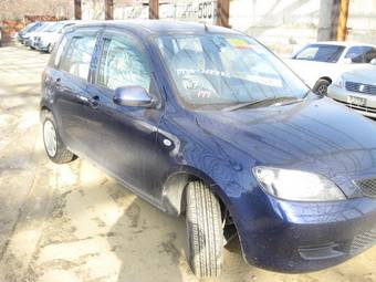 2004 Mazda Demio Photos