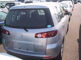 2004 Mazda Demio Photos