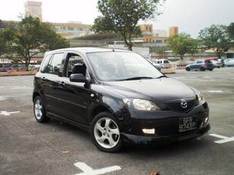 2004 Mazda Demio Photos