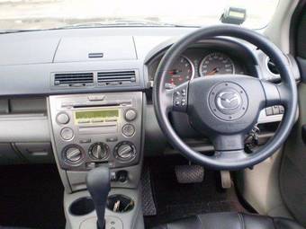 2004 Mazda Demio Pictures