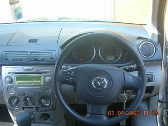 2004 Mazda Demio Pictures