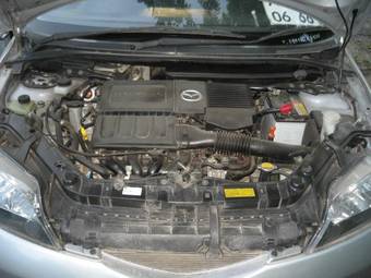 2004 Mazda Demio Photos