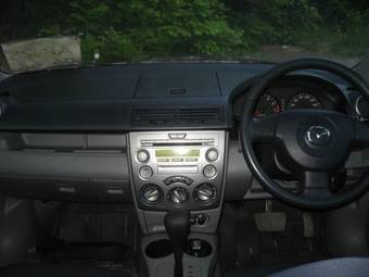 2004 Mazda Demio Images