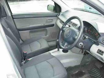 2004 Mazda Demio Images
