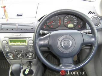 2004 Mazda Demio Photos