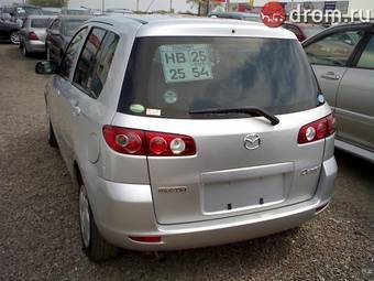 2004 Mazda Demio Photos