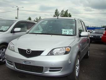 2004 Mazda Demio Pictures