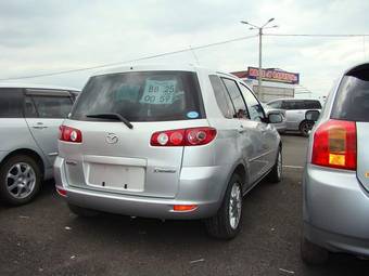 2004 Mazda Demio Pictures