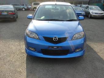 2004 Mazda Demio Photos