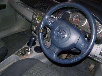 2004 Mazda Demio Photos