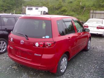 2004 Mazda Demio Images