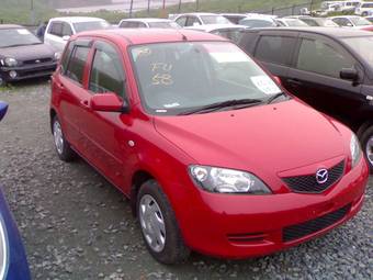 2004 Mazda Demio Pictures