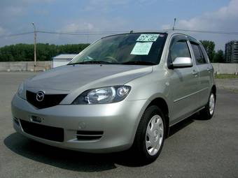 2004 Mazda Demio Pics