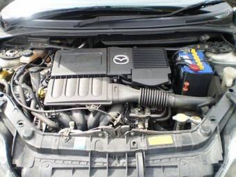 2004 Mazda Demio Images