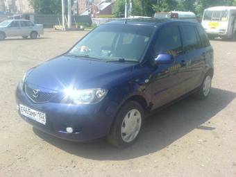 2004 Mazda Demio Pictures