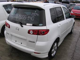 2004 Mazda Demio Photos