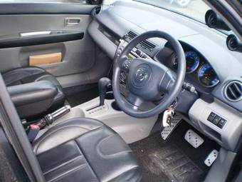 2004 Mazda Demio Photos