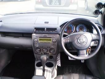 2004 Mazda Demio Photos