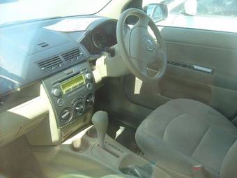 2004 Mazda Demio Pictures