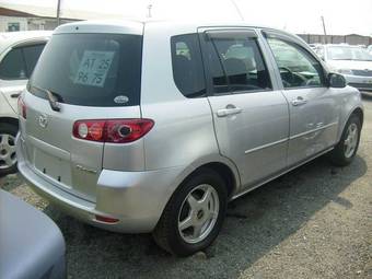 2004 Mazda Demio Photos